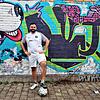 Der Konstanzer Abidin Demir am Bolzplatz der Wessenbergschule. Hier spielte er vor seinem Vereinseintritt Fußball.