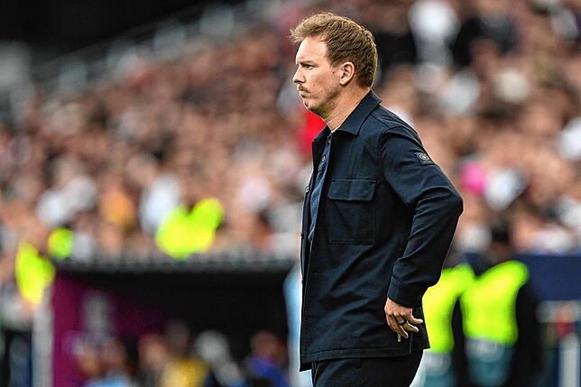 Bundestrainer Julian Nagelsmann verfolgt das Spielgeschehen. Im Spiel um Platz 3 der Nations League kann sich Nagelsmanns Team nicht den ...