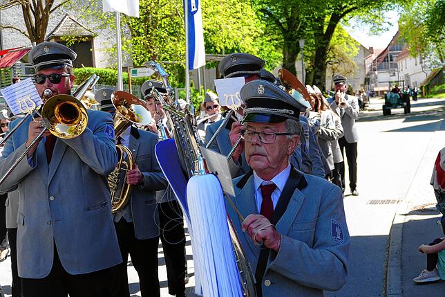 Bild 11: Scheunenfest 2025: Jubiläumsumzug und mitreißende Open Air Musik in Hüfingen-Sumpfohren