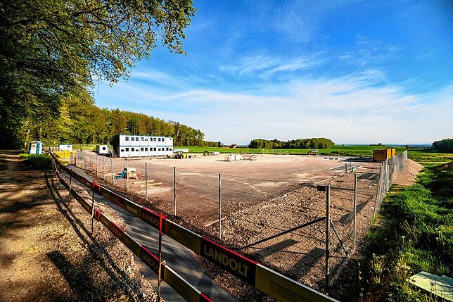 Die Tiefenbohrungen in Trüllikon sind seit zwei Wochen abgeschlossen und der Platz ist fast leer. Die Ausrüstung wurde zu Bohrungen nach ...