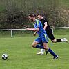 Marcel Schmidt (links) von der SG Vöhrenbach/Hammereisenbach entwischt seinem Gegenspieler André Weets vom FC Brigachtal. Schmidt war im ...