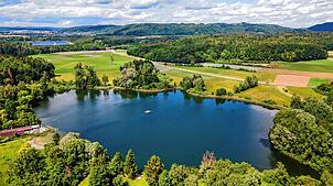 Am Böhringer See herrscht eigentlich Angelverbot. Nun wurden in der Nähe des Stegs unerlaubte Angelkonstruktionen entdeckt, die für ...