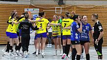 Jubel bei den Allensbacher Handballerinnen nach dem Remis. Bild: Peter Pisa
