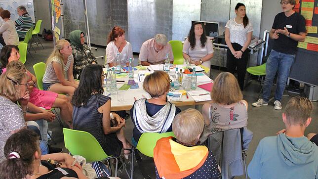 Intensive Diskussionen gab es bei der ersten Integrationskonferenz der Stadt Rheinfelden im Jugendhaus in den fünf Arbeitsgruppen.