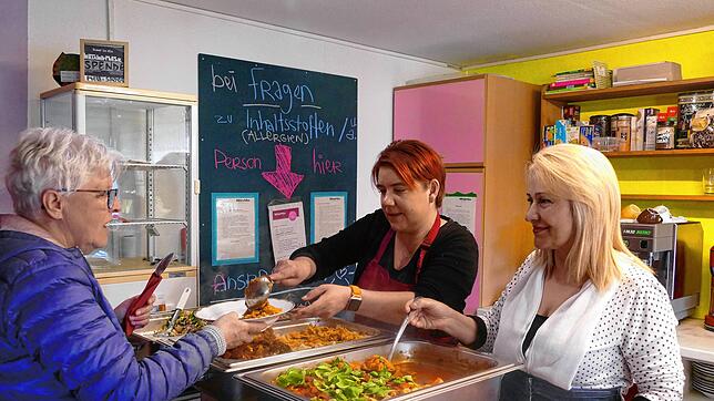 Jeden Donnerstag kocht die Familienküche International einen offenen Mittagstisch. Foto: Sina Elbers