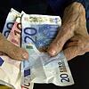 Senioren, die eine Schweizer Rente beziehen und vor Mai 2017 in den Ruhestand gegangen sind, sollten ihre Bescheide genau prüfen: Viele ...