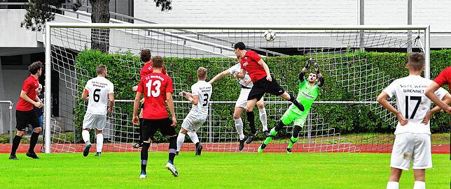Bild 10: FC Hochrhein gewinnt 1:0 bei der SG FC Wehr/Brennet &ndash; und wir haben die Bilder!
