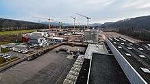 Blick auf die Baustelle des Zentralklinikums Lörrach am 23. Dezember 2021.