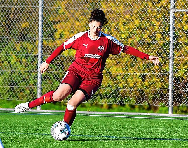 Tor verpasst: Tiziana Di Feo – hier ein Archivbild – vergab die Chance, den FC Hochrhein bei der starken SG ...