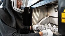 Aesculap aus Tuttlingen ist Spezialist für Implantate, etwa für künstliche Knie oder Hüften. Diese werden auch mittels additiver ...