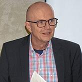 Rickenbachs Bürgermeister Dietmar Zäpernick weist eine Mitverantwortung der Gemeinde für die Einschränkung der Öffnungszeiten der Post ...