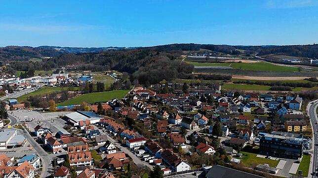 Im Hintergrund zwischen Dillstraße/Am Osterholz (links) und Ludwigshafener Straße (rechts) war eine Verbindungsstraße am geplanten ...