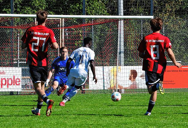 Bild 15: FC Überlingen unterliegt FC Pfaffenweiler mit 0:2. Wir waren mit der Kamera dabei!