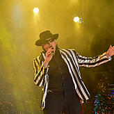 Tobias Gnacke als Udo-Lindenberg-Doppelgänger: Der Parodist schlüpft in seiner Show in die Rollen vieler Stars.