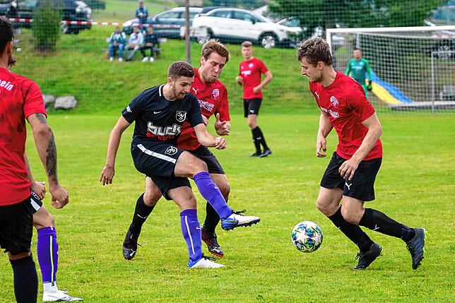 Bild 10: SV Buch setzt sich mit 4:1 gegen den FC Hochrhein durch &ndash; und wir haben die Bilder!