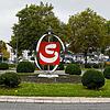 Auf dem ZG-Kreisel ist das „Stockach-S“ besonders gut zu sehen. Das Erscheinungsbild der Stadt soll nach knapp 30 Jahren modernisiert ...