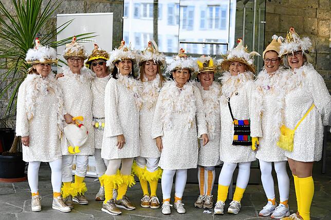 Bild 10: Frauenkaffee 2025: Männer in der Minderheit, Frauen gut behütet – Fotos der Premiere!