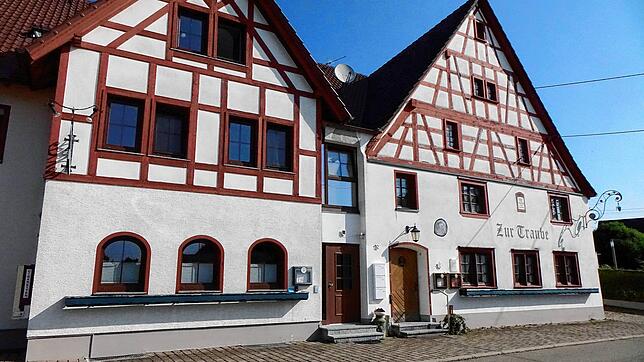 Das Traditionsgasthaus Zur Traube und der Dorfladen sind derzeit geschlossen. Das soll alsbald anders werden, sofern genügend Engagierte ...