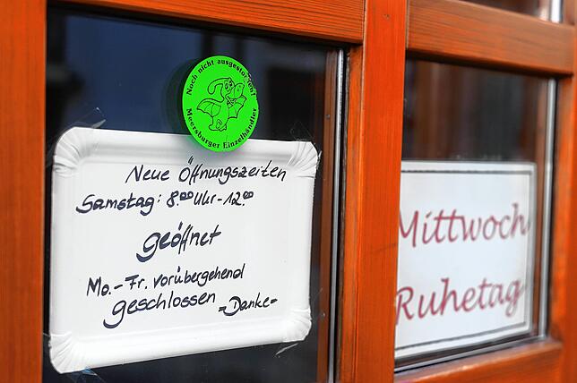 Selbst Bäckereien passen ihre Öffnungszeiten den Gegebenheiten an.