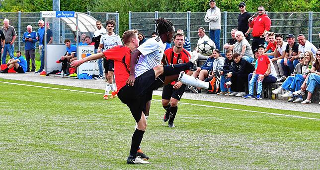 Bild 30: SV Obersäckingen trennt sich im Stadt-Derby mit 3:3 vom FC 08 Bad Säckingen – und wir haben Fotos!