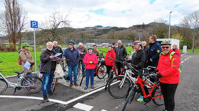 Der Verkehrsübungsplatz für Fahrradfahrer in Wallbach ist am Dienstag für eine Schulung mit dem E-Bike durch Senioren genutzt worden.