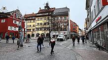 (Symbolbild) Wohl auf Höhe des Obermarkts in Konstanz trafen zwei unbekannte Täter auf ihre Opfer. Einige Meter weiter in der ...