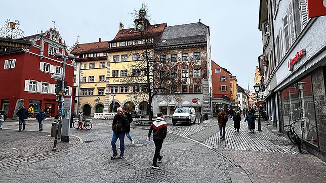 (Symbolbild) Wohl auf Höhe des Obermarkts in Konstanz trafen zwei unbekannte Täter auf ihre Opfer. Einige Meter weiter in der ...