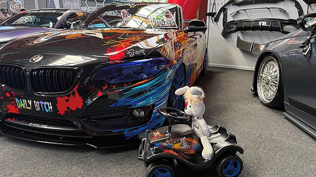 Schnittige Autos in kreativem Design und ein Programm für die ganze Familie: So präsentiert sich die Messe Tuning World. Im Jahr 2024 ...