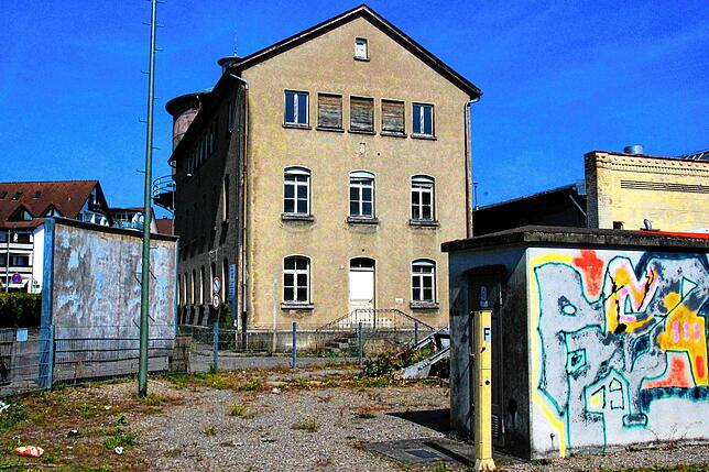 Bild 7: Graffitis, Kaugummiautomaten, Unterführungen: Friedrichshafen von seiner hässlichsten Seite
