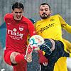 Zur Sache: Der Tiengener Dardan Fetai (links) und der Herbolzheimer Simon Witt kämpfen um den Ball.