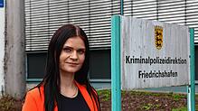 Jewgenia Minina ist Super-Recognizerin beim Polizeipräsidium Ravensburg. Von Friedrichshafen aus koordiniert sie rund 20 andere ...