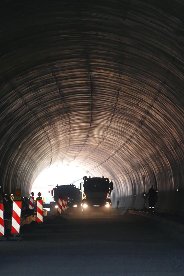 Lichtspiele in der Nordröhre des Herrschaftsbucktunnels.