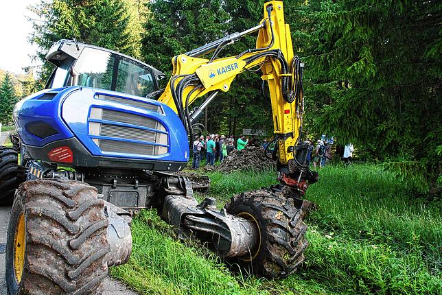 Der Bagger musste einige Stunden warten.