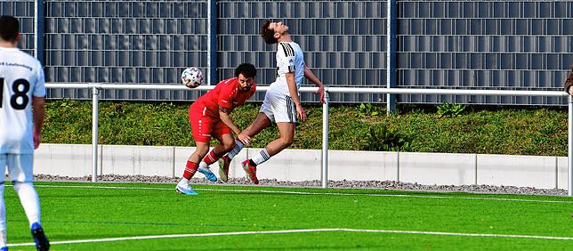 Bild 3: SV Jestetten gewinnt Kellerduell mit 3:2 gegen SV 08 Laufenburg II &ndash; und wir haben Bilder!