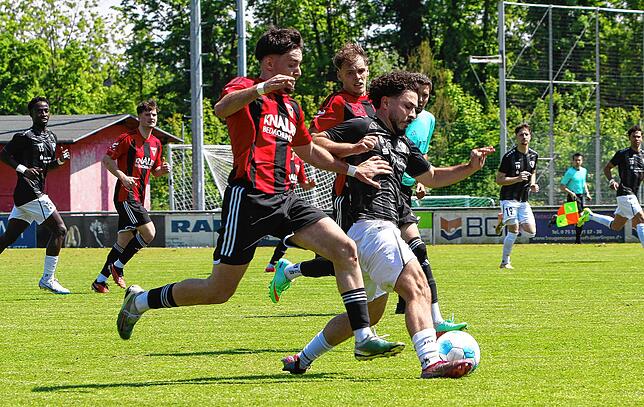 Bild 21: FC Überlingen gewinnt Nachbarschaftsduell gegen VfR Stockach. Wir waren mit der Kamera dabei!