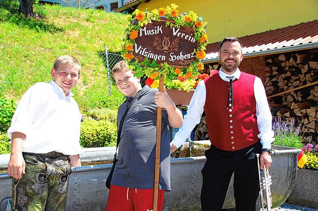 Bild 19: Dorf-Musik-Fest in Menningen mit buntem Programm und toller Stimmung: 850 Jahre Menningen und 125 Jahre Musikkapelle