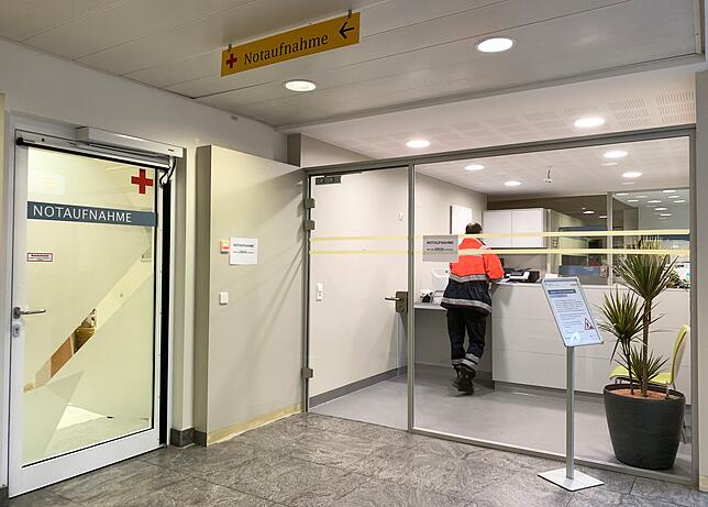 Die Zentrale Notaufnahme (ZNA) im Kreiskrankenhaus Lörrach wird derzeit umgebaut. Die administrative Anmeldung in der Eingangshalle ...