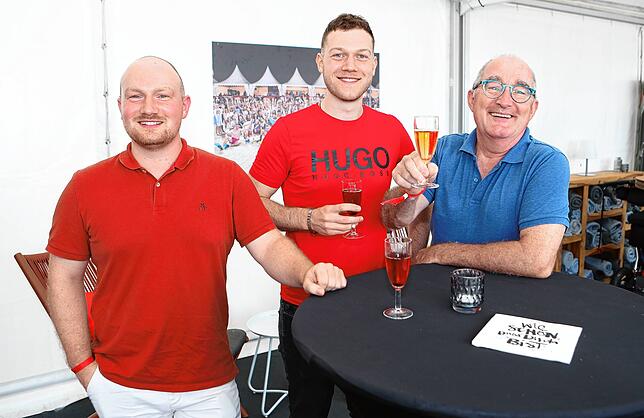 Bild 11: Sponsorenempfang beim Fest der Pferde vom Garten ins VIP Zelt