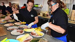 Die Dunnerloch-Zotteli organisieren am 1.¦und 2. Juni wieder das Spargel- und Erdbeerfest in Wyhlen. Bild: Heinz Vollmar