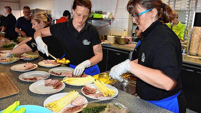 Die Dunnerloch-Zotteli organisieren am 1.¦und 2. Juni wieder das Spargel- und Erdbeerfest in Wyhlen. Bild: Heinz Vollmar