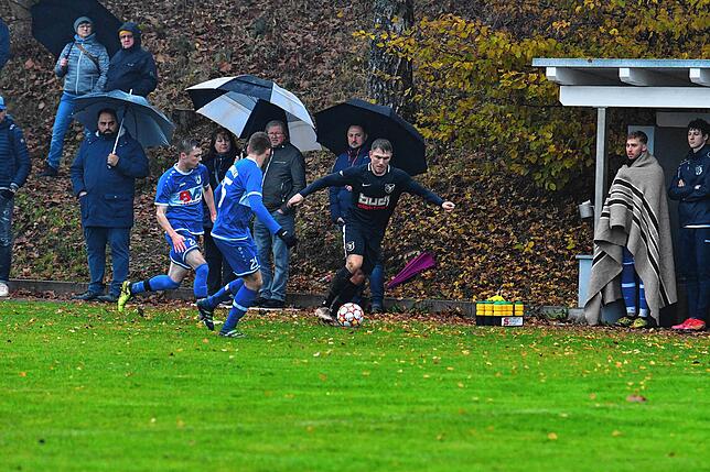 Bild 11: FC Erzingen beendet im Nebel den Siegeszug des SV Buch &ndash; und wir haben die Bilder!