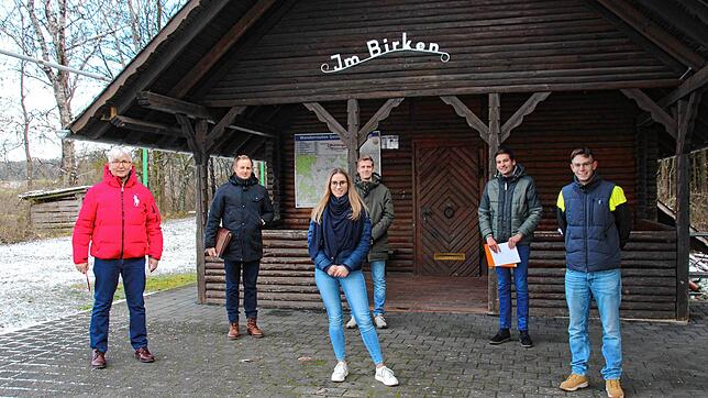 Alt-Bürgermeister Manfred Jüppner, CDU-Gemeinderat und JU Mitglied Christoph Auer, Maxima Estrada von der JU, Tom Sternberg, ...