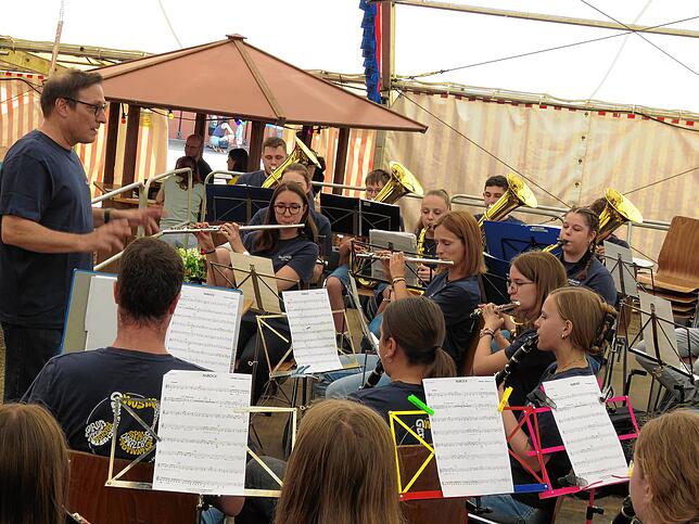 Bild 3: Dorffest in Kirchen-Hausen mit viel Angeboten und Besuch an vier Tagen