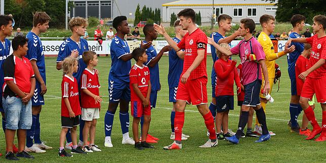 Bild 8: SC Freiburg U17 mit Luis Weber und Marek Bleise besiegen den FC Winterthur U18 mit 5:1 &ndash; und wir haben die Bilder!