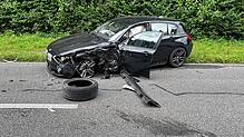 Bei der Frontalkollision wurde eine Autofahrerin leicht verletzt.