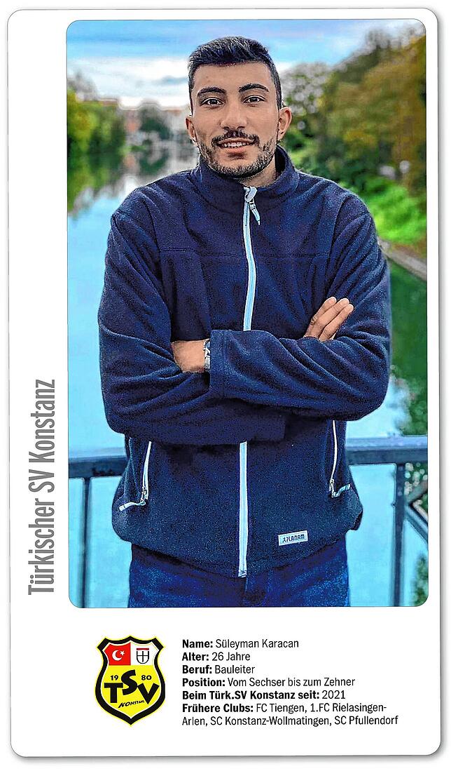 Bild 1: Spieler des Türk. Konstanz über den Spielabbruch