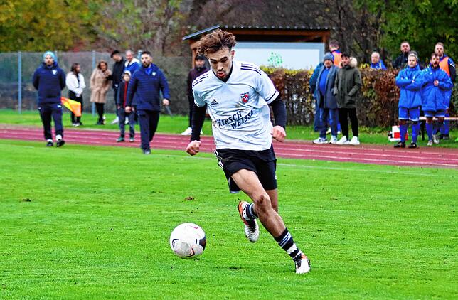 Bild 1: Die besten Bilder der Partie zwischen dem SV Volkertshausen und dem Hattinger SV