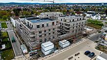 Blick auf das Bauprojekt Eschelen-Carré auf dem ehemaligen Krankenhaus-Gelände in Schwenningen. Seit Monaten stagniert hier die Baustelle.