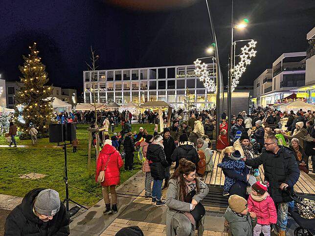 Der Adventsmarkt in Lauchringen hat sich auf dem Bertold-Schmidt-Platz im Herzen des Riedpark etabliert.