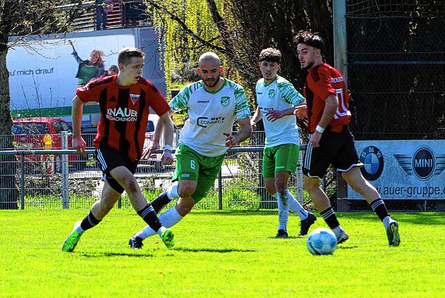 Bild 32: FC Überlingen besiegt DJK Donaueschingen mit 2:1. Wir waren mit der Kamera dabei!